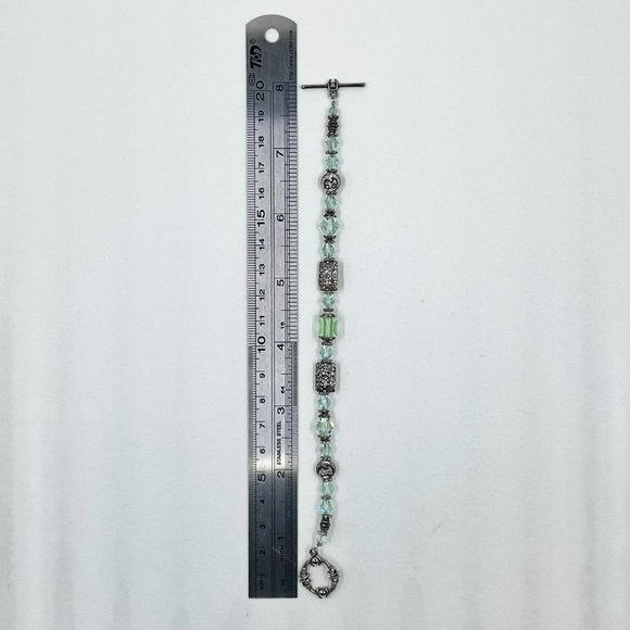 🎉HP🎉 Green Faceted Crystal & Antiqued Silver Tone Decorative Beaded Bracelet - Picture 6 of 7
